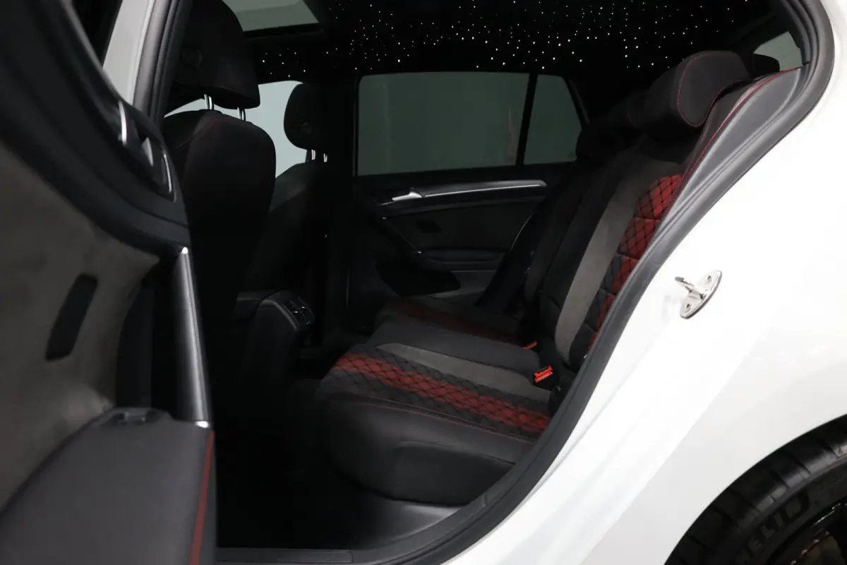 2.0 TSI GTI TCR 290+PK LED/VIRTUAL/PANO/ALCANTARA+S.VERWARMING/LMV 19'/CAM/DYNAUDIO/LINE/ACC/ECC/12 MDN GARANTIE!