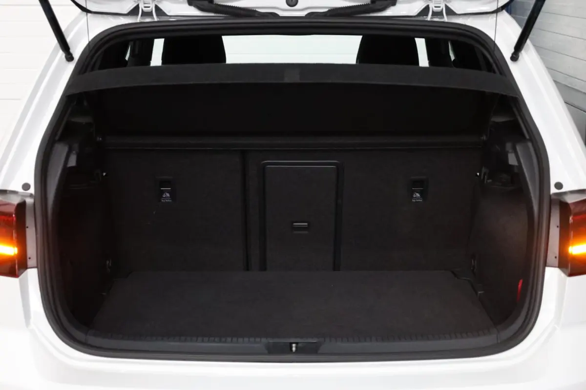 2.0 TSI GTI TCR 290+PK LED/VIRTUAL/PANO/ALCANTARA+S.VERWARMING/LMV 19'/CAM/DYNAUDIO/LINE/ACC/ECC/12 MDN GARANTIE!