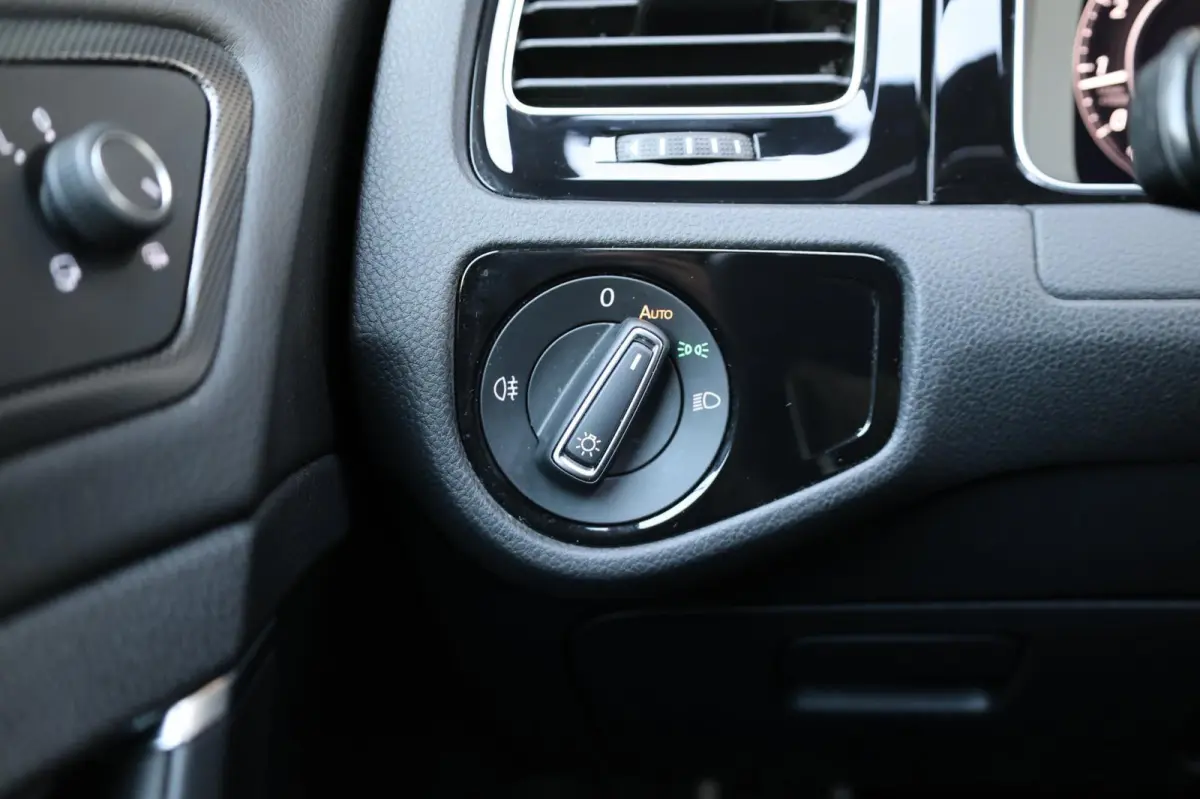 2.0 TSI GTI TCR 290+PK LED/VIRTUAL/PANO/ALCANTARA+S.VERWARMING/LMV 19'/CAM/DYNAUDIO/LINE/ACC/ECC/12 MDN GARANTIE!