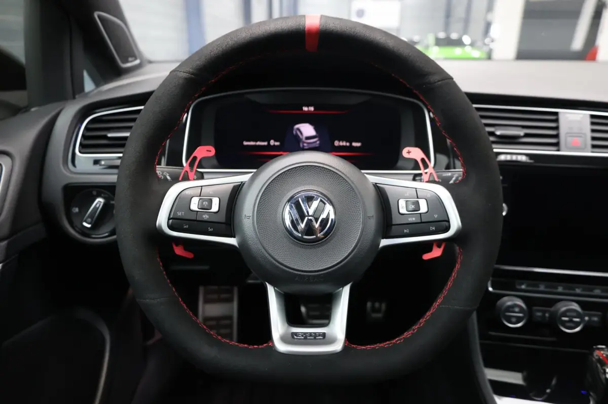 2.0 TSI GTI TCR 290+PK LED/VIRTUAL/PANO/ALCANTARA+S.VERWARMING/LMV 19'/CAM/DYNAUDIO/LINE/ACC/ECC/12 MDN GARANTIE!
