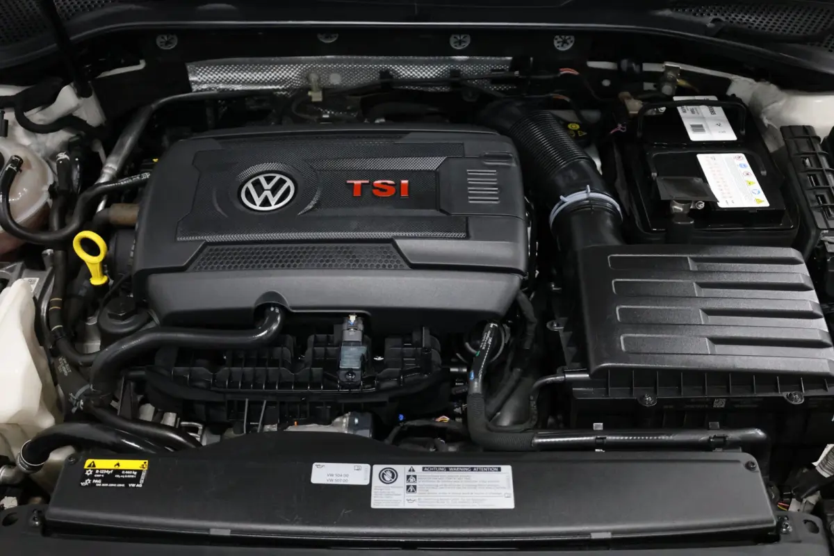2.0 TSI GTI TCR 290+PK LED/VIRTUAL/PANO/ALCANTARA+S.VERWARMING/LMV 19'/CAM/DYNAUDIO/LINE/ACC/ECC/12 MDN GARANTIE!