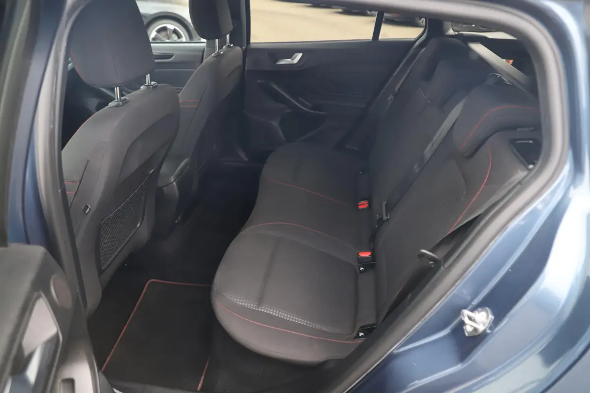 1.0 EcoBoost Hybrid ST Line X Business Trekhaak 18 inch LMV Bang and Olufsen Virtual Cockpit Navigatie Carplay Android Winter Pakket Stuur & Stoelverwarming