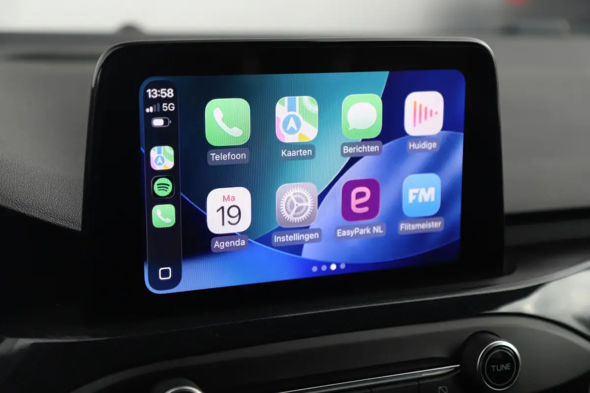1.0 EcoBoost Hybrid ST Line X Business Trekhaak 18 inch LMV Bang and Olufsen Virtual Cockpit Navigatie Carplay Android Winter Pakket Stuur & Stoelverwarming