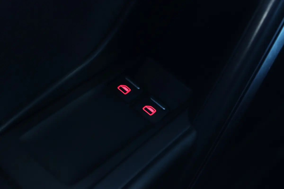 1.2 TSI Dune Carplay | Stoelverw. | Clima | Bluetooth | Cruise | Halfleder | 18" LMV | PDC V+A