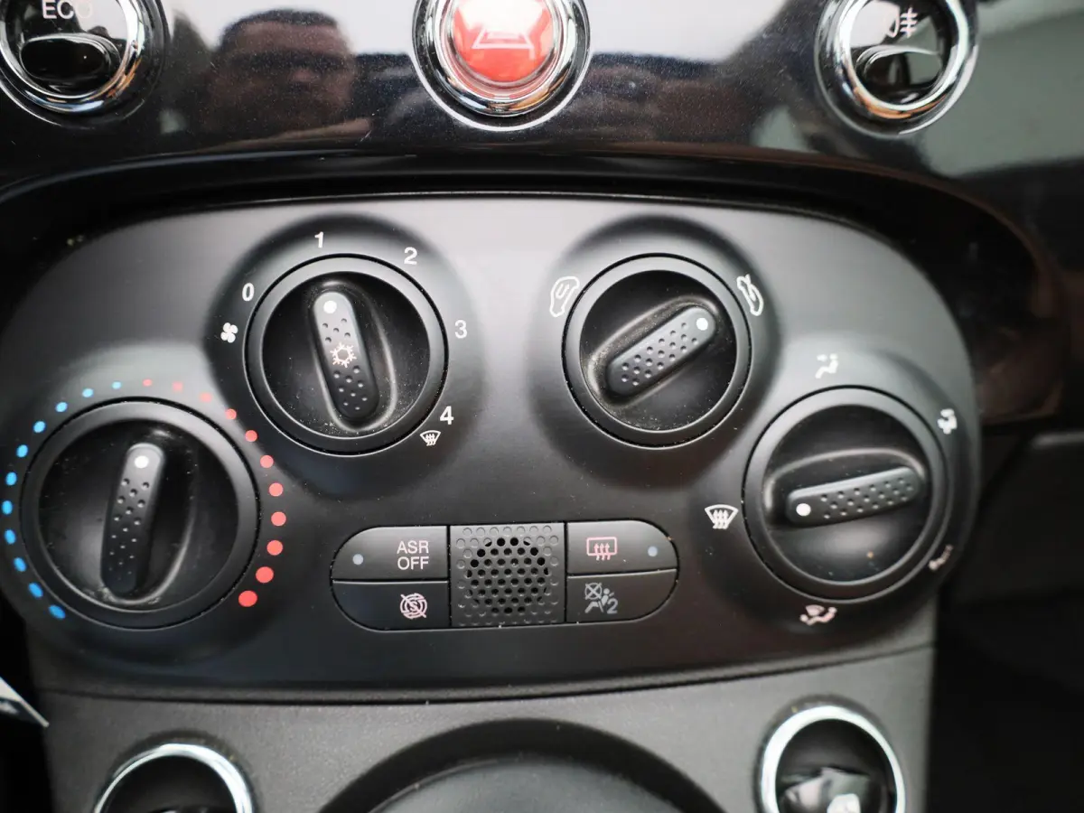 0.9 TwinAir Turbo Popstar | Airconditioning | Lederen Bekleding | Cruise Control | Lichtmetalen Velgen |