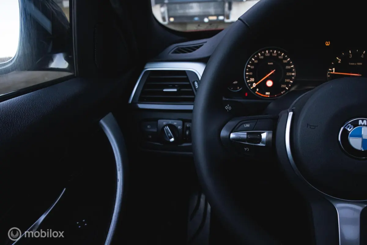 320i xDrive M Sport Edition