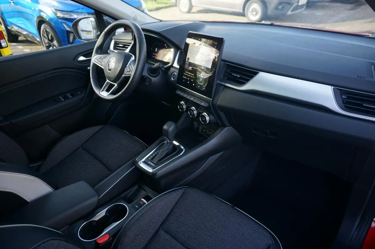 1.6 E-Tech Hybrid 145 Techno