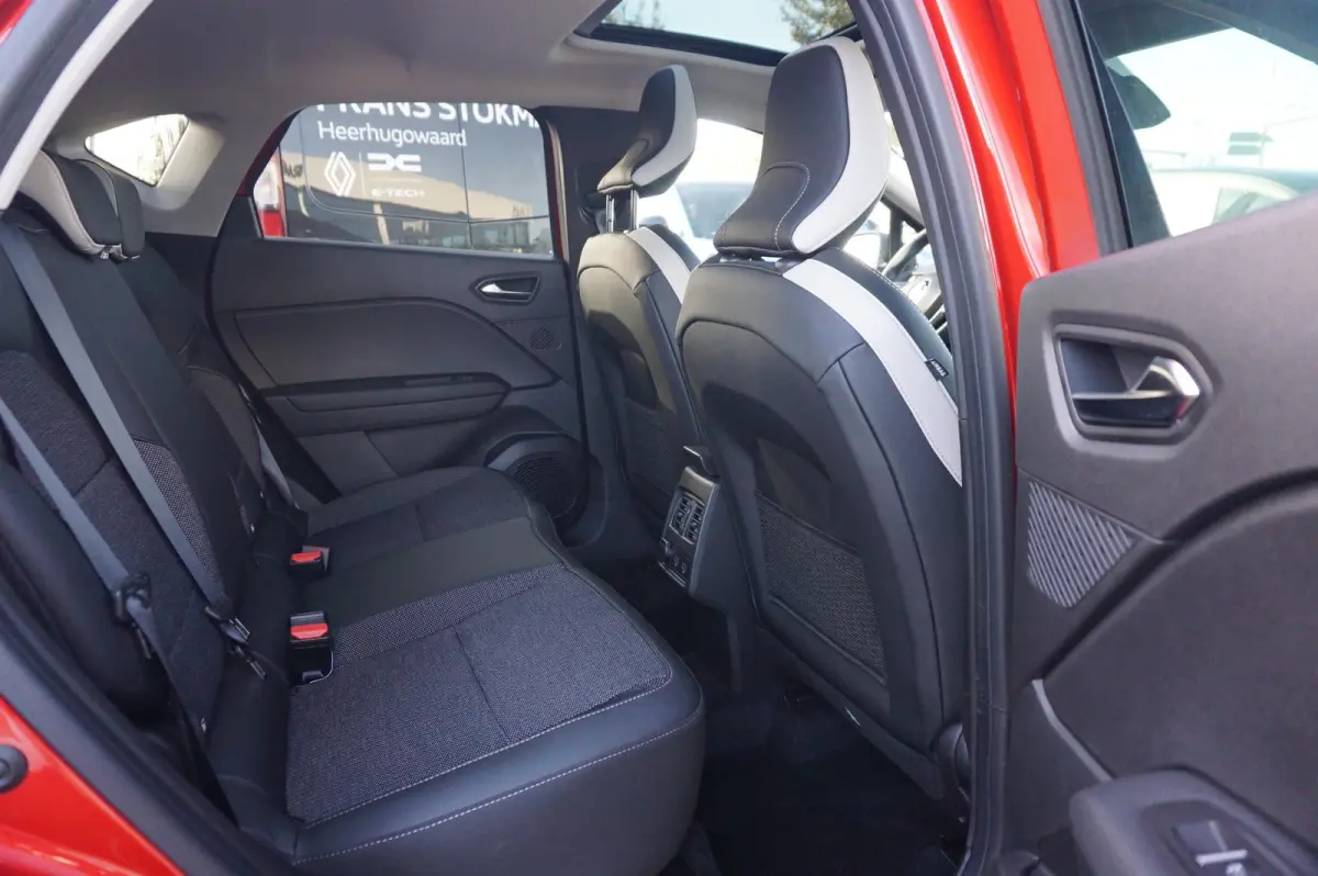 1.6 E-Tech Hybrid 145 Techno