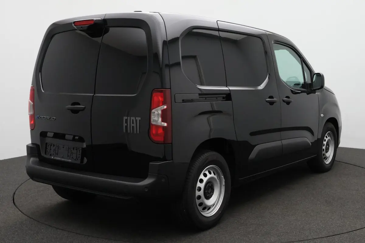 136 L1 50 kWh / Voorraad Korting / Zwart metallic / 2+6 jr Garantie