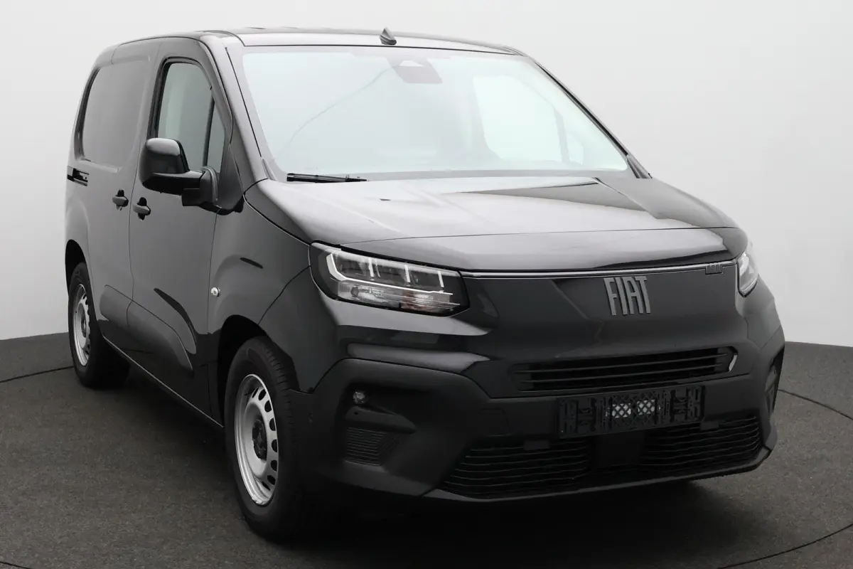 136 L1 50 kWh / Voorraad Korting / Zwart metallic / 2+6 jr Garantie