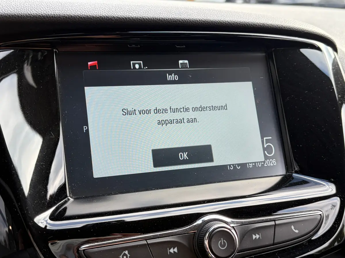 1.0 75 PK Online Edition | NAVIGATIE + APPLE CARPLAY/ANDROID AUTO| PARKEERSENSOREN ACHTER| DAB| GETINT GLAS| AIRCO| CRUISE CONTROL| MISTLAMPEN VOOR| 15"LM-VELGEN| NL-AUTO|