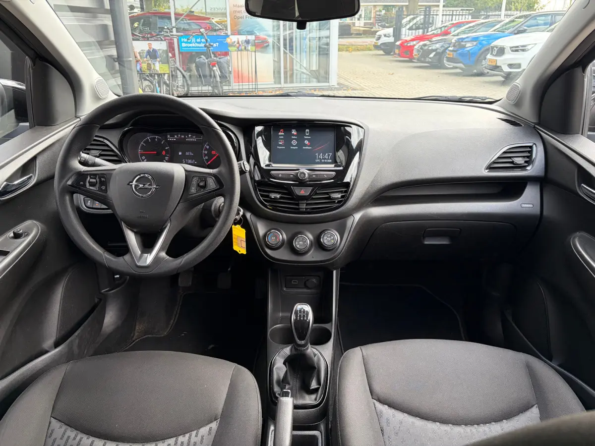 1.0 75 PK Online Edition | NAVIGATIE + APPLE CARPLAY/ANDROID AUTO| PARKEERSENSOREN ACHTER| DAB| GETINT GLAS| AIRCO| CRUISE CONTROL| MISTLAMPEN VOOR| 15"LM-VELGEN| NL-AUTO|