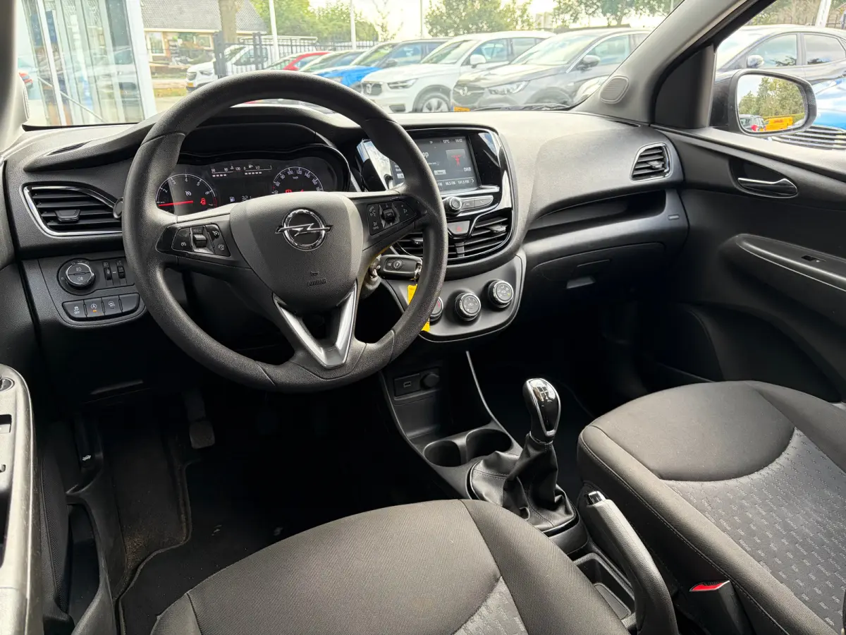 1.0 75 PK Online Edition | NAVIGATIE + APPLE CARPLAY/ANDROID AUTO| PARKEERSENSOREN ACHTER| DAB| GETINT GLAS| AIRCO| CRUISE CONTROL| MISTLAMPEN VOOR| 15"LM-VELGEN| NL-AUTO|