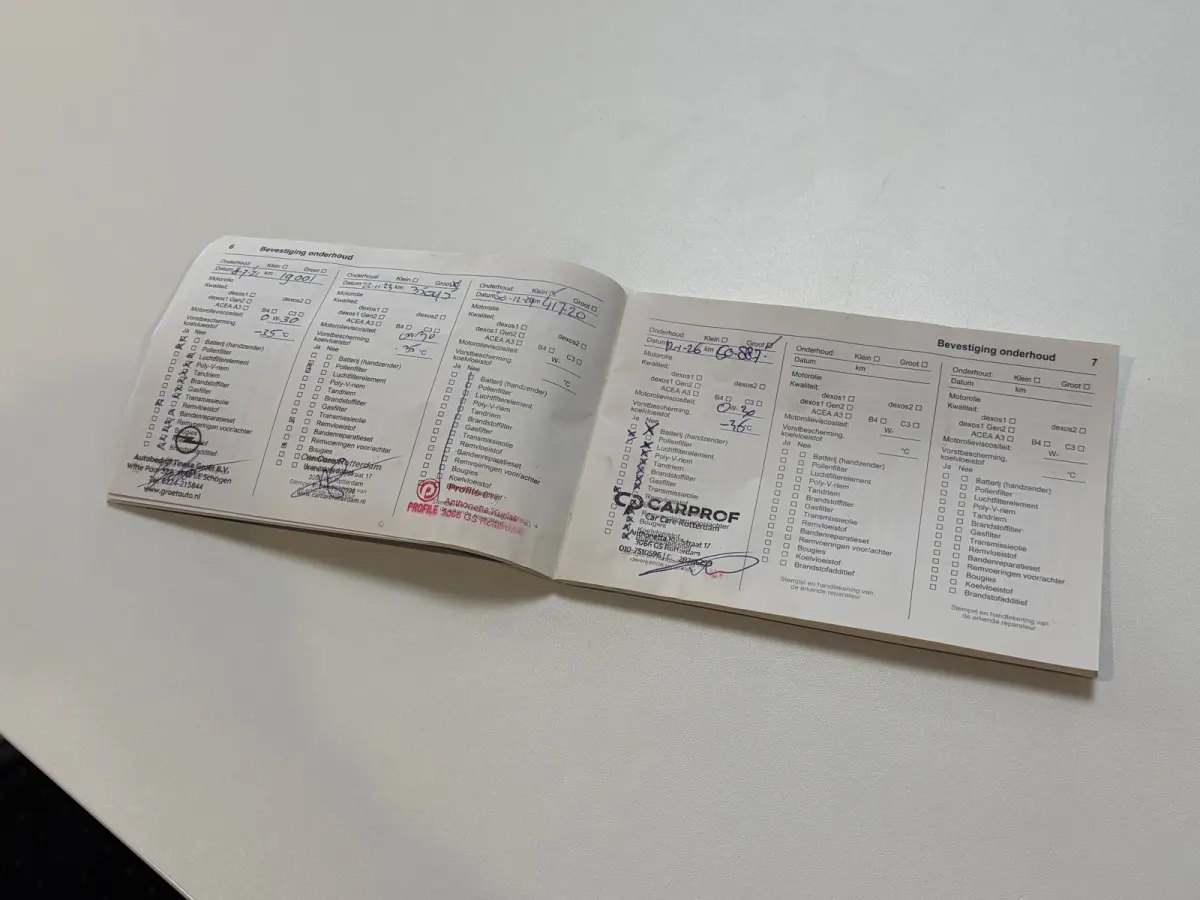 1.0 75 PK Online Edition | NAVIGATIE + APPLE CARPLAY/ANDROID AUTO| PARKEERSENSOREN ACHTER| DAB| GETINT GLAS| AIRCO| CRUISE CONTROL| MISTLAMPEN VOOR| 15"LM-VELGEN| NL-AUTO|