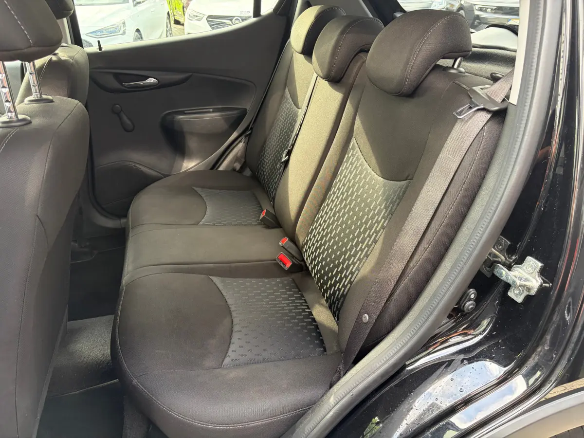 1.0 75 PK Online Edition | NAVIGATIE + APPLE CARPLAY/ANDROID AUTO| PARKEERSENSOREN ACHTER| DAB| GETINT GLAS| AIRCO| CRUISE CONTROL| MISTLAMPEN VOOR| 15"LM-VELGEN| NL-AUTO|