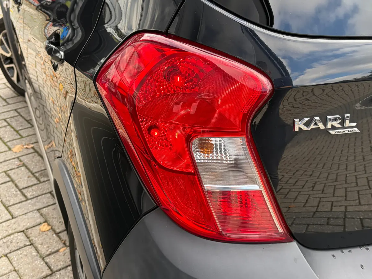 1.0 75 PK Online Edition | NAVIGATIE + APPLE CARPLAY/ANDROID AUTO| PARKEERSENSOREN ACHTER| DAB| GETINT GLAS| AIRCO| CRUISE CONTROL| MISTLAMPEN VOOR| 15"LM-VELGEN| NL-AUTO|