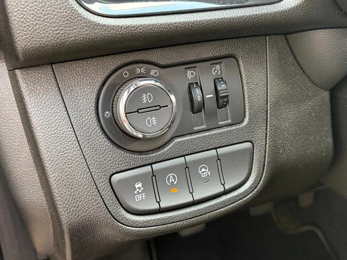 1.0 75 PK Online Edition | NAVIGATIE + APPLE CARPLAY/ANDROID AUTO| PARKEERSENSOREN ACHTER| DAB| GETINT GLAS| AIRCO| CRUISE CONTROL| MISTLAMPEN VOOR| 15"LM-VELGEN| NL-AUTO|