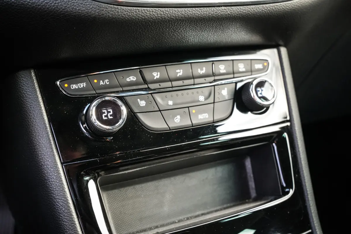 1.2 Business Elegance | CarPlay | Camera | Keyless | Navi | Stoelverw. | Org NL! |