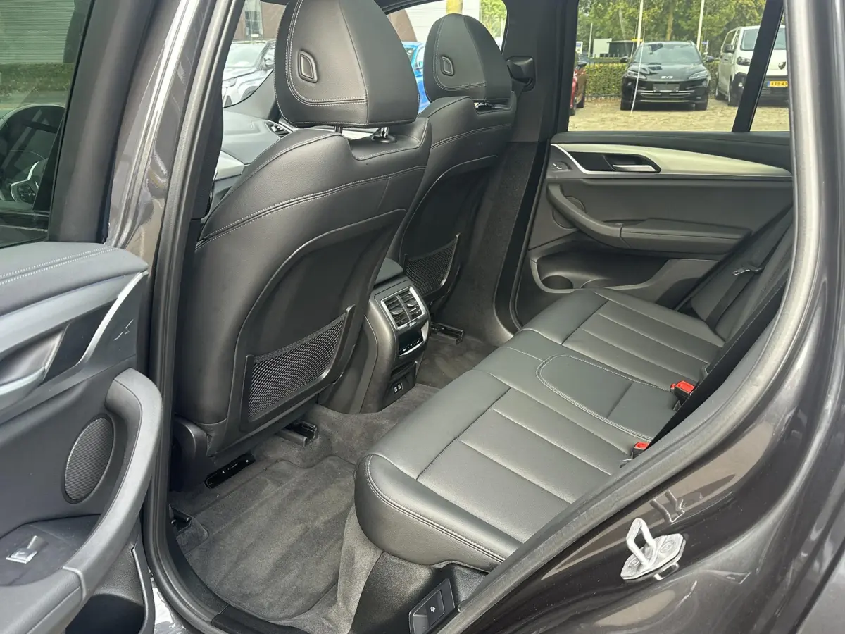 Executive 80 kWh SOH 99% | M-SPORT| ELEKTRISCHE TREKHAAK| PANO| LEDER | DRIVING ASSISTENT PROFF. | MEMORY STOEL| CAMERA | APPLE CARPLAY |