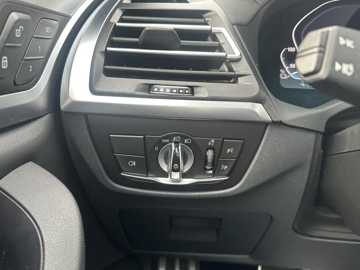 Executive 80 kWh SOH 99% | M-SPORT| ELEKTRISCHE TREKHAAK| PANO| LEDER | DRIVING ASSISTENT PROFF. | MEMORY STOEL| CAMERA | APPLE CARPLAY |