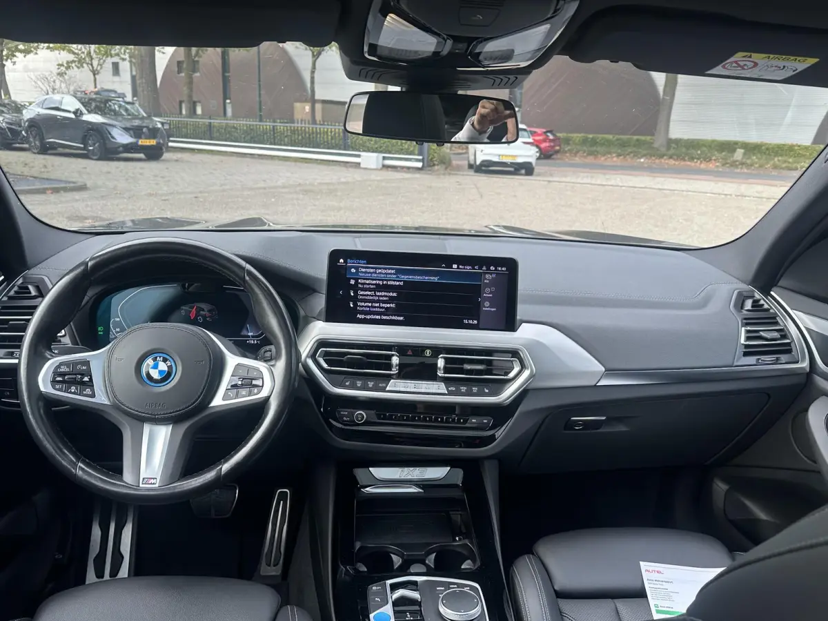 Executive 80 kWh SOH 99% | M-SPORT| ELEKTRISCHE TREKHAAK| PANO| LEDER | DRIVING ASSISTENT PROFF. | MEMORY STOEL| CAMERA | APPLE CARPLAY |