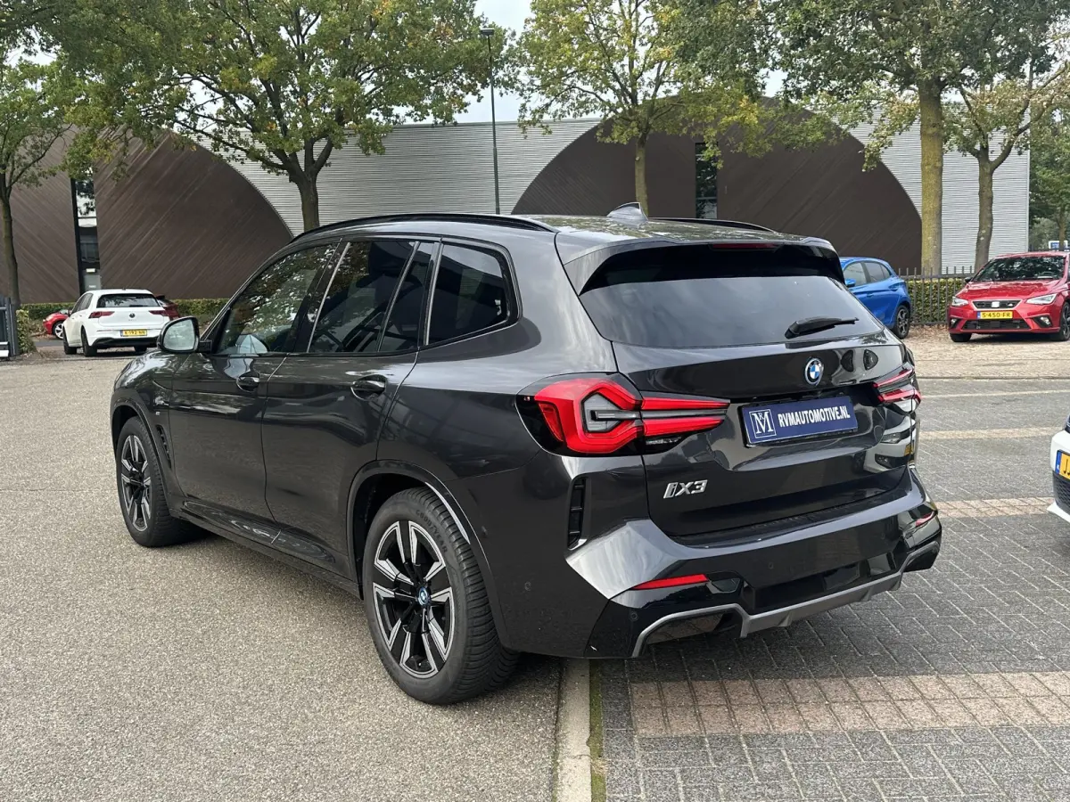 Executive 80 kWh SOH 99% | M-SPORT| ELEKTRISCHE TREKHAAK| PANO| LEDER | DRIVING ASSISTENT PROFF. | MEMORY STOEL| CAMERA | APPLE CARPLAY |