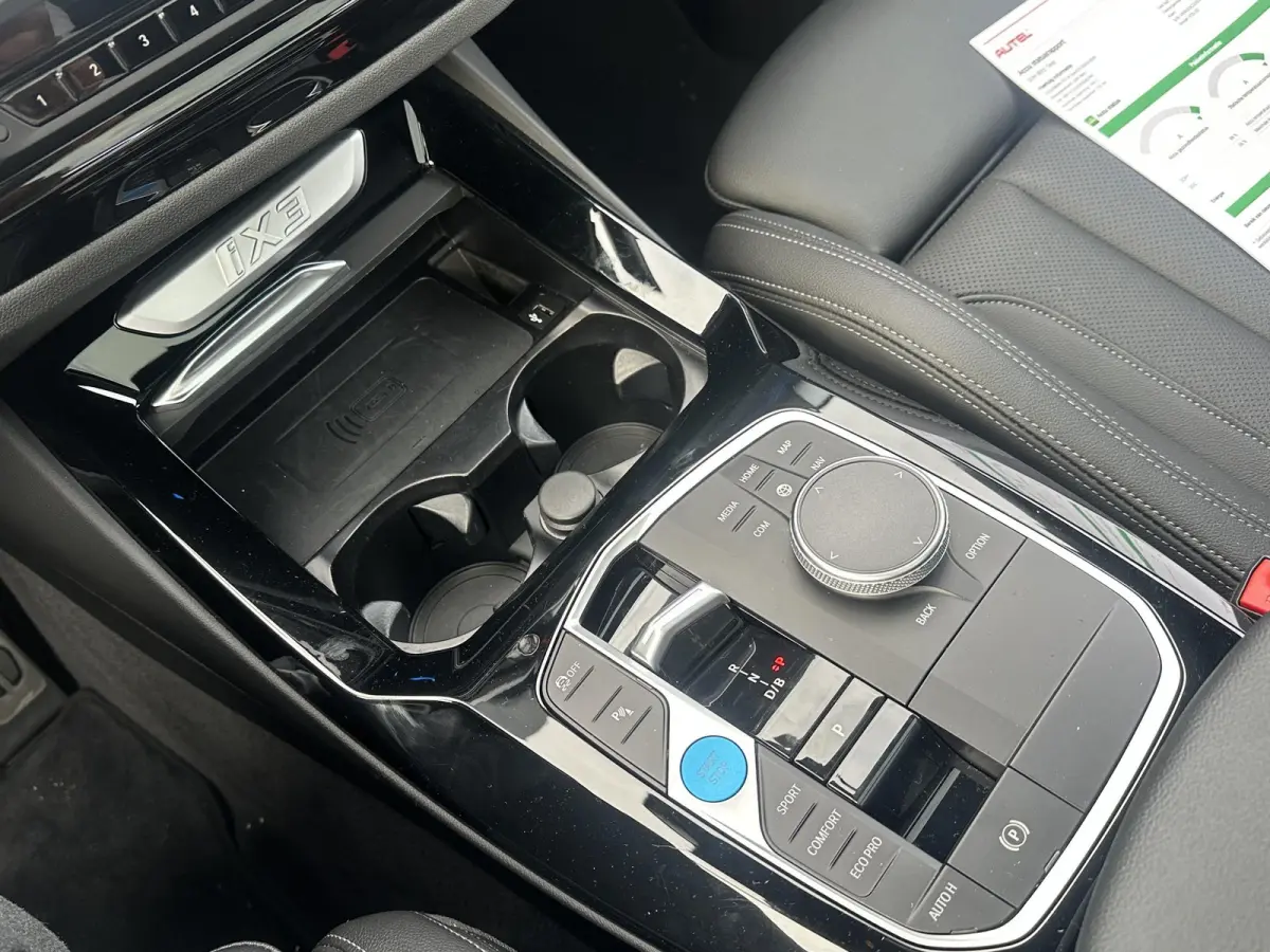 Executive 80 kWh SOH 99% | M-SPORT| ELEKTRISCHE TREKHAAK| PANO| LEDER | DRIVING ASSISTENT PROFF. | MEMORY STOEL| CAMERA | APPLE CARPLAY |