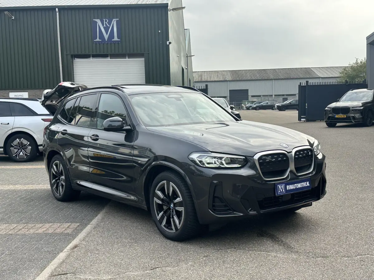 Executive 80 kWh SOH 99% | M-SPORT| ELEKTRISCHE TREKHAAK| PANO| LEDER | DRIVING ASSISTENT PROFF. | MEMORY STOEL| CAMERA | APPLE CARPLAY |