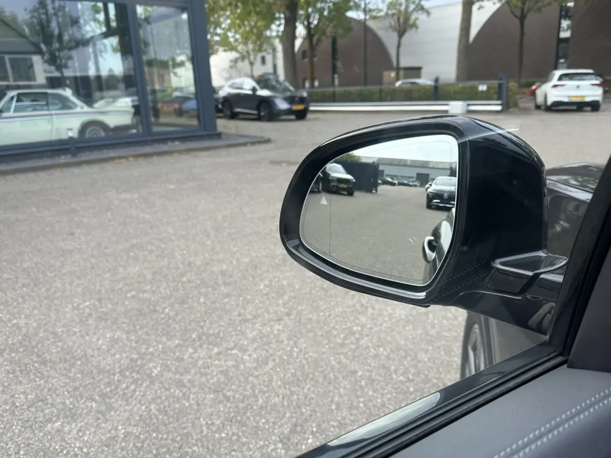 Executive 80 kWh SOH 99% | M-SPORT| ELEKTRISCHE TREKHAAK| PANO| LEDER | DRIVING ASSISTENT PROFF. | MEMORY STOEL| CAMERA | APPLE CARPLAY |