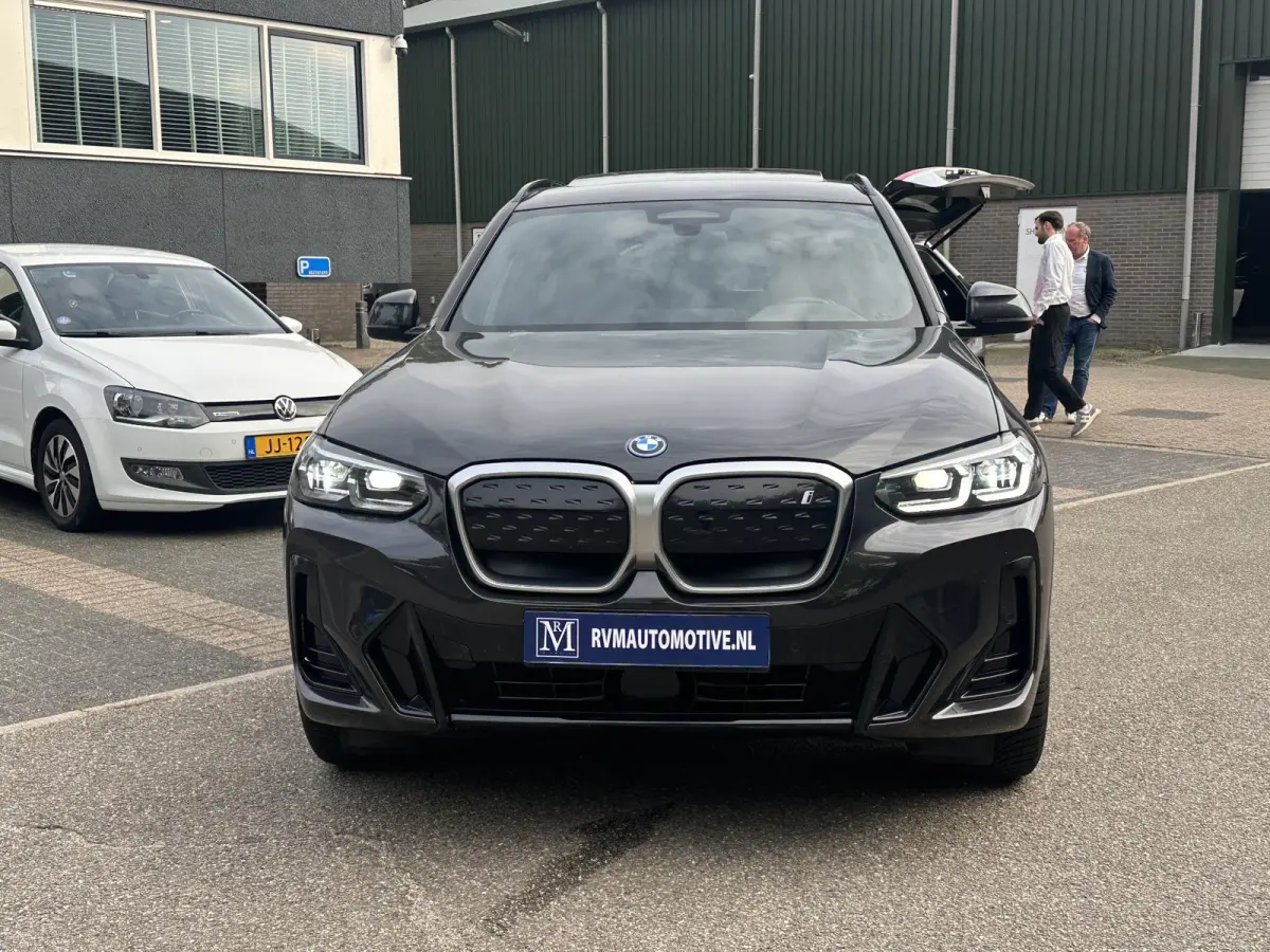 Executive 80 kWh SOH 99% | M-SPORT| ELEKTRISCHE TREKHAAK| PANO| LEDER | DRIVING ASSISTENT PROFF. | MEMORY STOEL| CAMERA | APPLE CARPLAY |