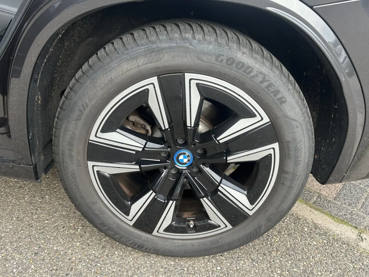 Executive 80 kWh SOH 99% | M-SPORT| ELEKTRISCHE TREKHAAK| PANO| LEDER | DRIVING ASSISTENT PROFF. | MEMORY STOEL| CAMERA | APPLE CARPLAY |