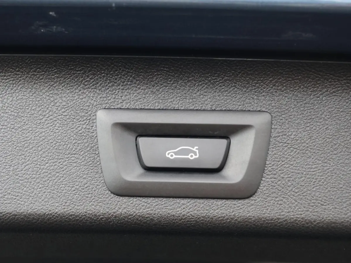 530e Business Edition Plus SOH 95,6% | Panoramdak
