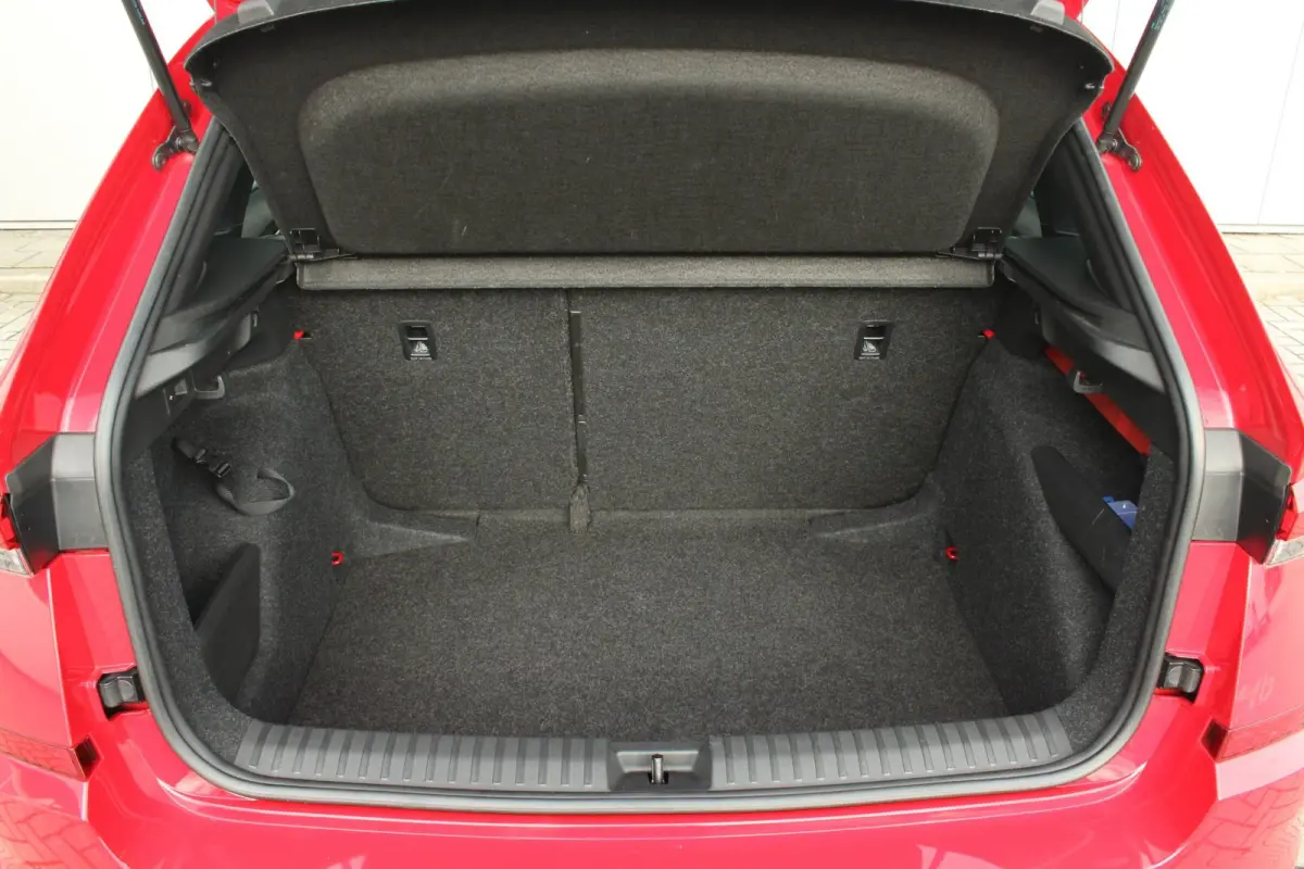 1.0 TSI 110pk DSG Business Edition | Panoramadak | Trekhaak | Stoelverwarming | Leder | Elektrische Stoel | Adaptief Cruise Control