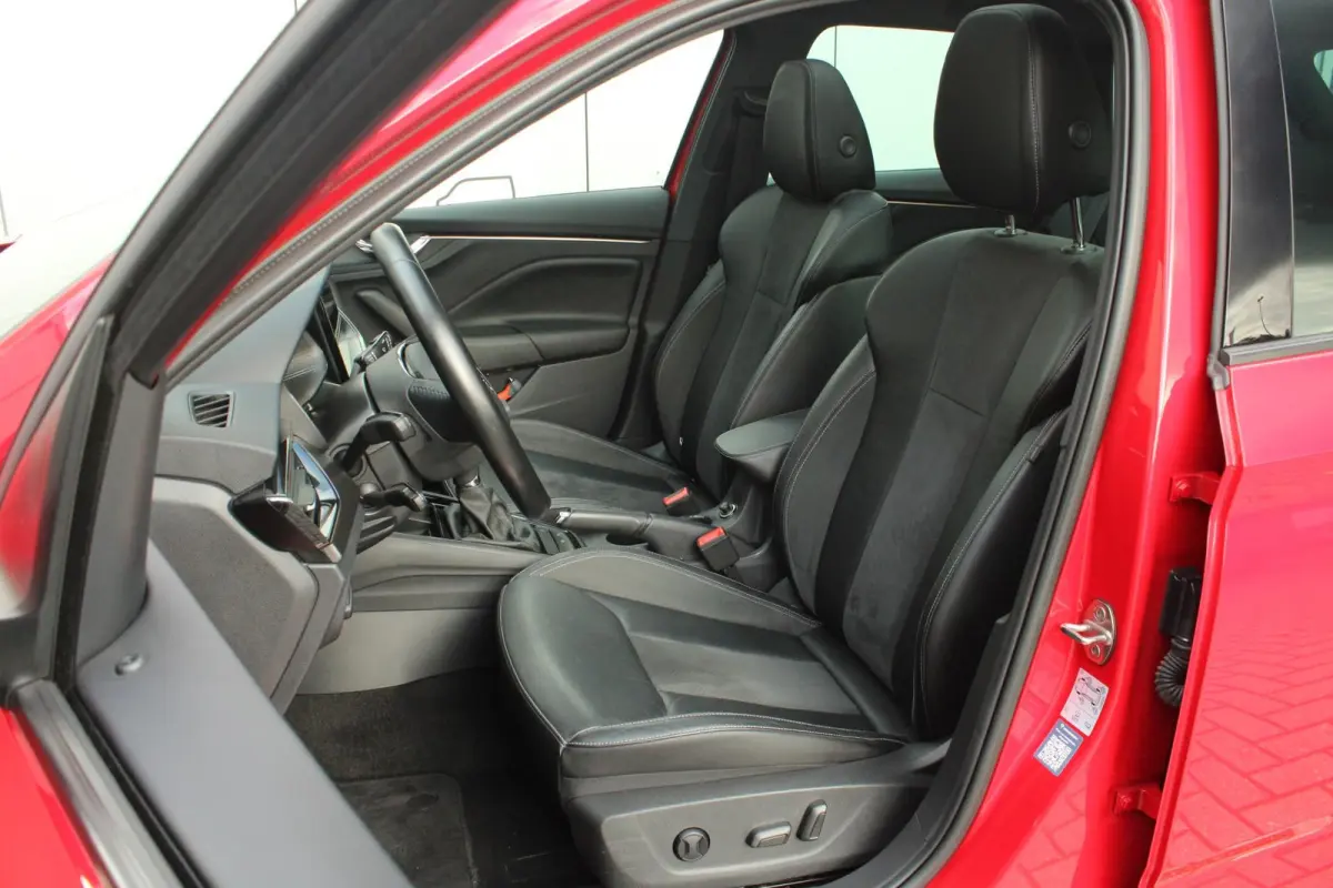 1.0 TSI 110pk DSG Business Edition | Panoramadak | Trekhaak | Stoelverwarming | Leder | Elektrische Stoel | Adaptief Cruise Control