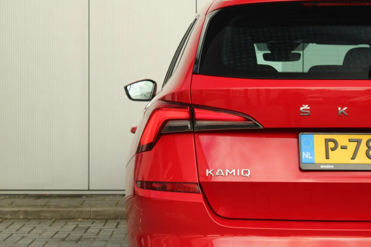1.0 TSI 110pk DSG Business Edition | Panoramadak | Trekhaak | Stoelverwarming | Leder | Elektrische Stoel | Adaptief Cruise Control