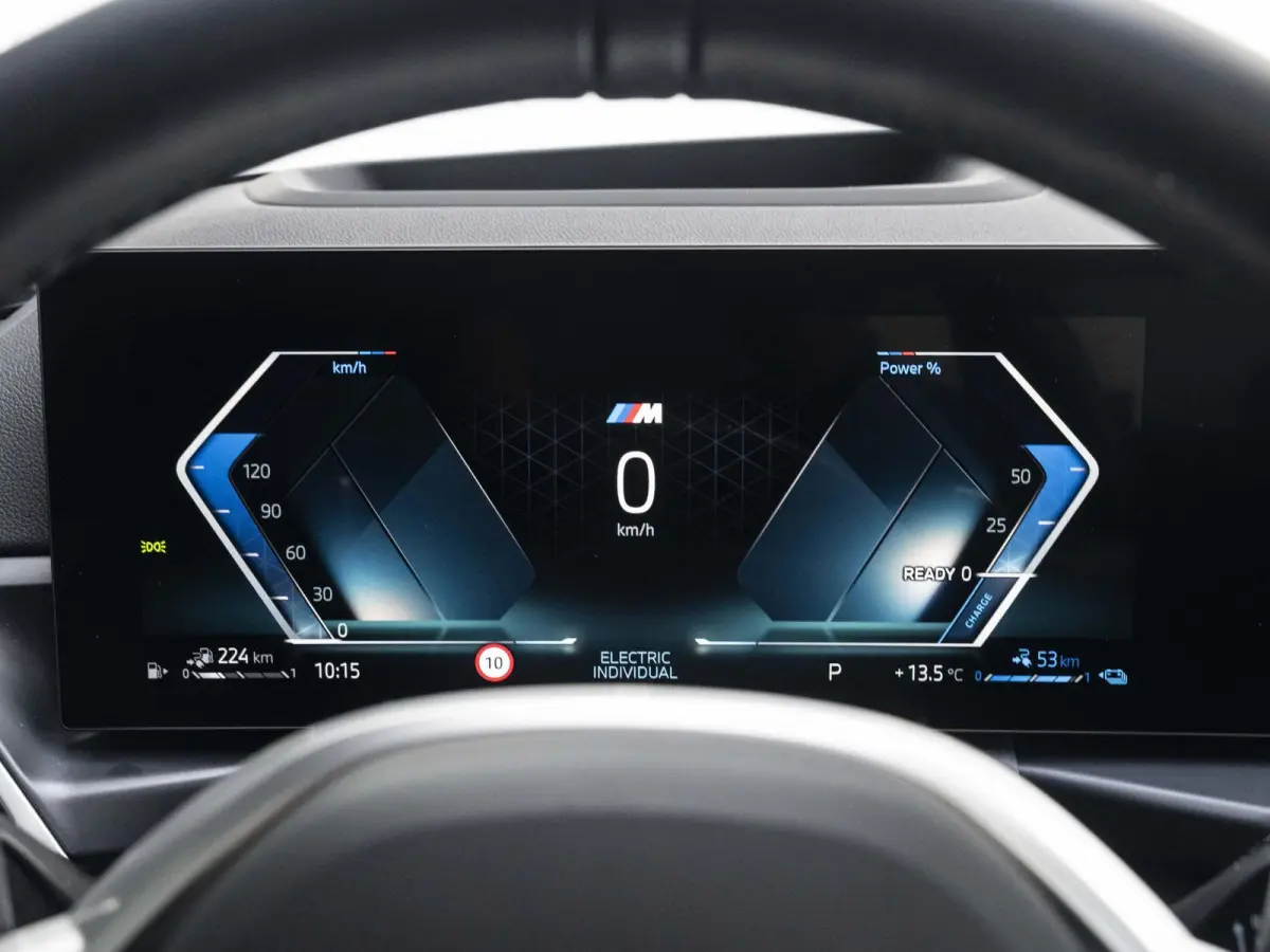 330e | SoH 100%| M Sportpakket Pro | Comfort Access | Driving Assistant | Harman Kardon | 19 inch | Panoramadak | Sportstoelen