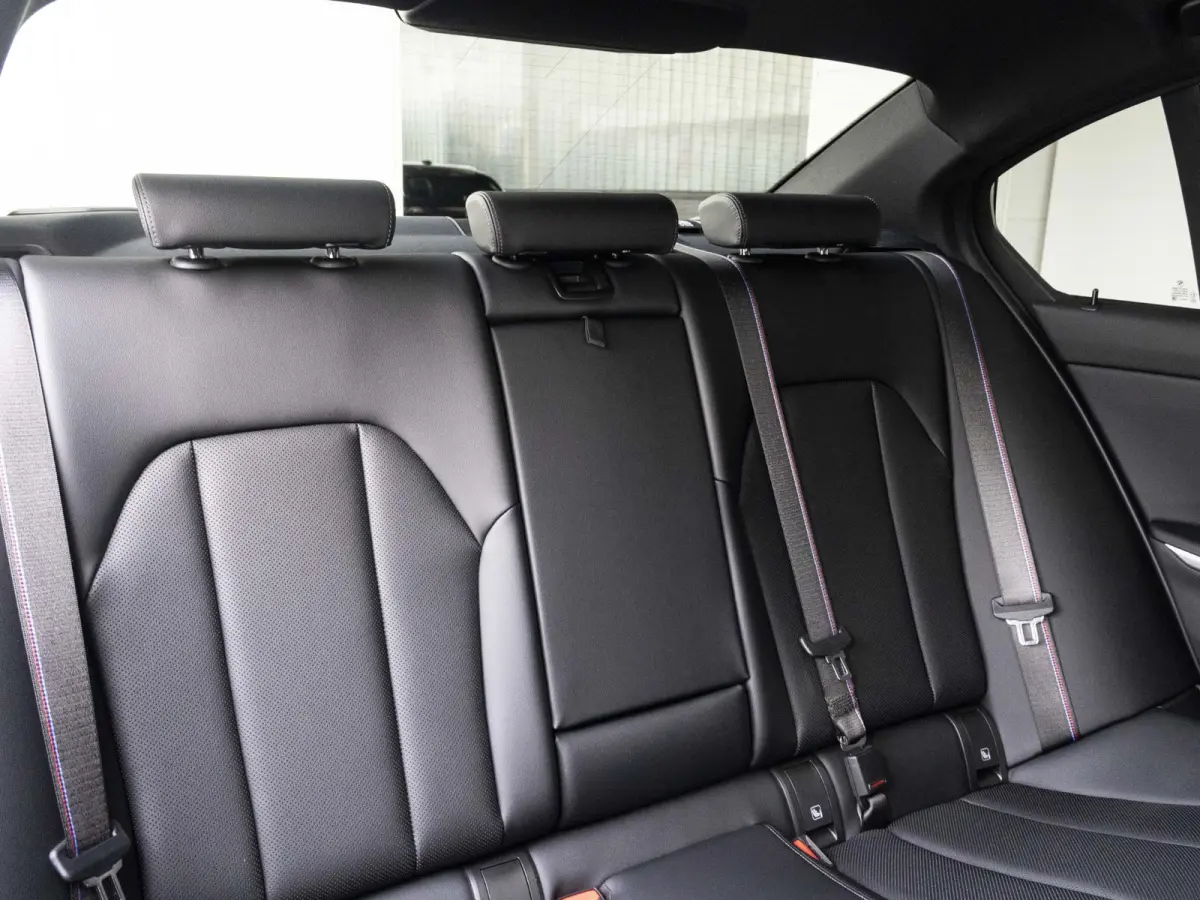 330e | SoH 100%| M Sportpakket Pro | Comfort Access | Driving Assistant | Harman Kardon | 19 inch | Panoramadak | Sportstoelen