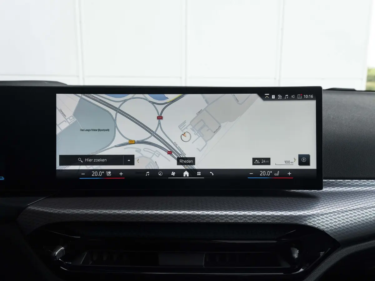 330e | SoH 100%| M Sportpakket Pro | Comfort Access | Driving Assistant | Harman Kardon | 19 inch | Panoramadak | Sportstoelen
