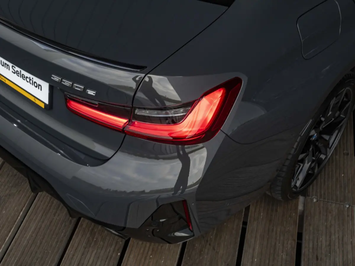 330e | SoH 100%| M Sportpakket Pro | Comfort Access | Driving Assistant | Harman Kardon | 19 inch | Panoramadak | Sportstoelen
