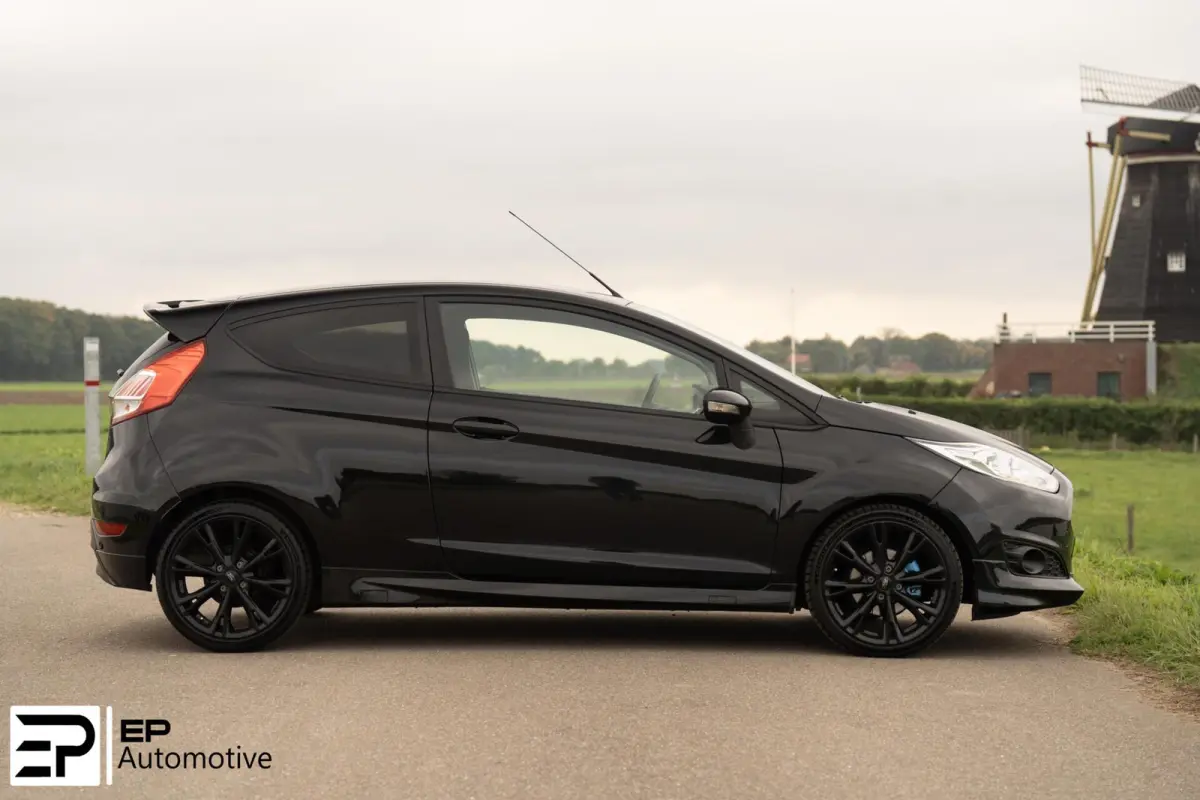 1.0 EcoBoost Black Edition|PSensoor|17"|Cruise|