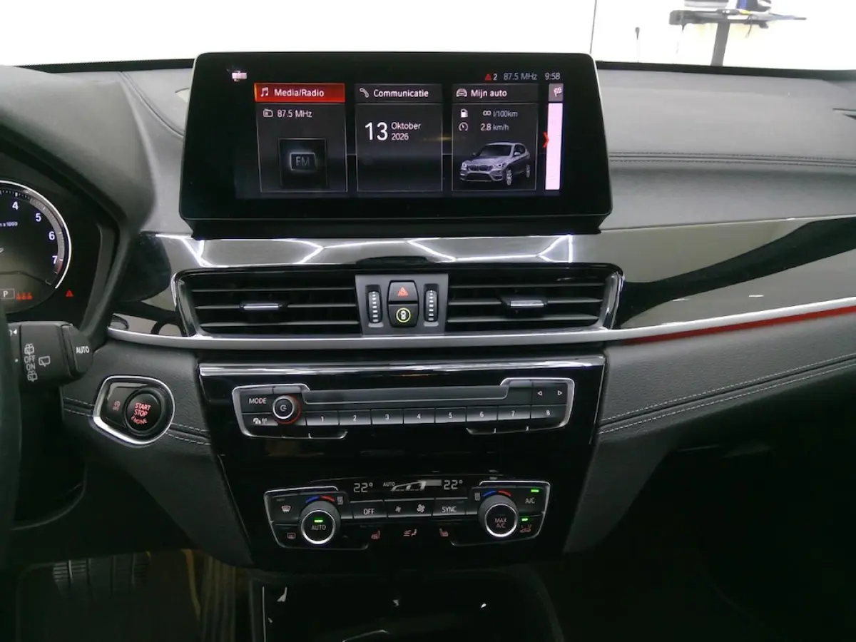 SDrive20i Business Edition Plus Orange+Led+Navigatie+camera+Headup+Leder+Stoel-verw+Zwarte-Hemel+18"lmv+Trekhaak= TOP !!