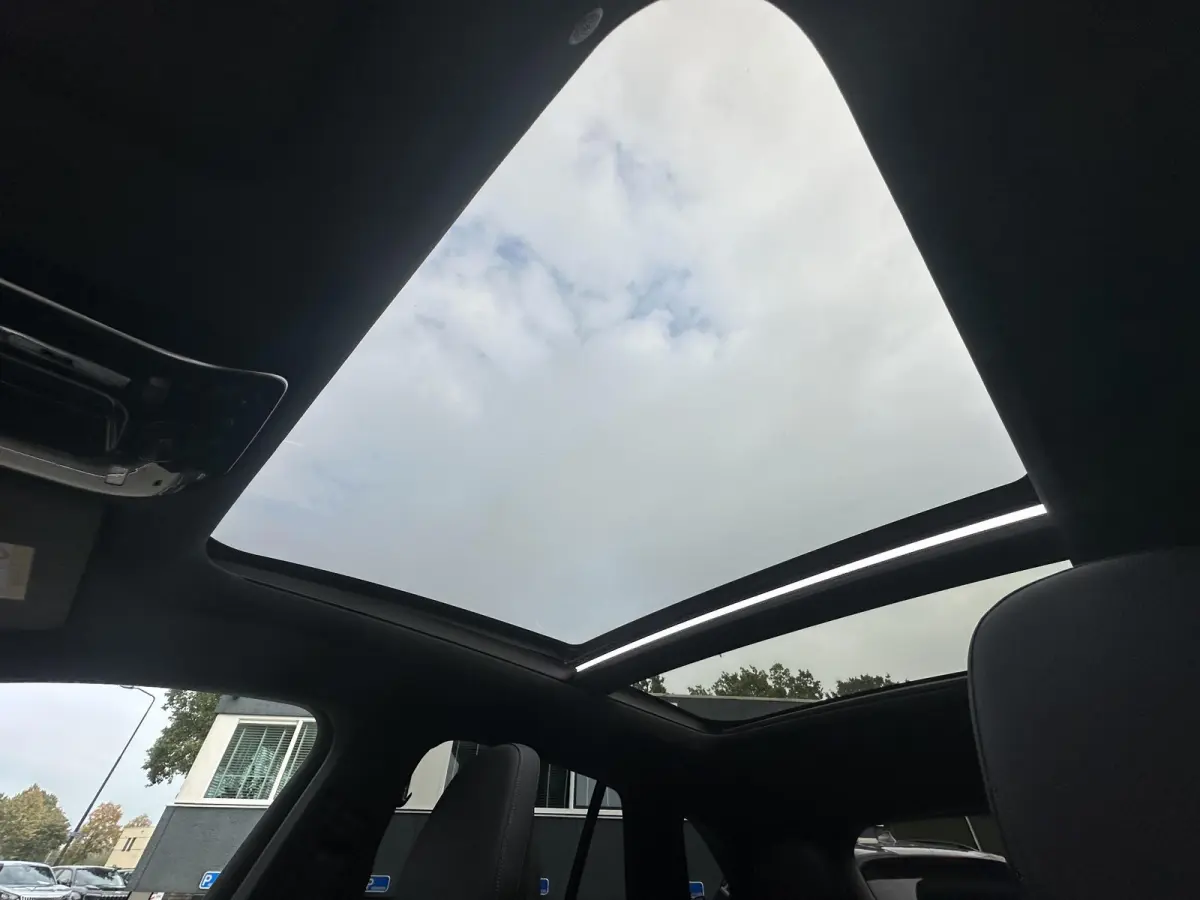 350+ 15.000 KM! | 360 CAMERA | PANO DAK | LEDER | EL. STOELEN MET GEHEUGEN | DIGIT. DASHB | SFEER VERL. | CARPLAY | DEALER ONDERH. | DODE HOEK |