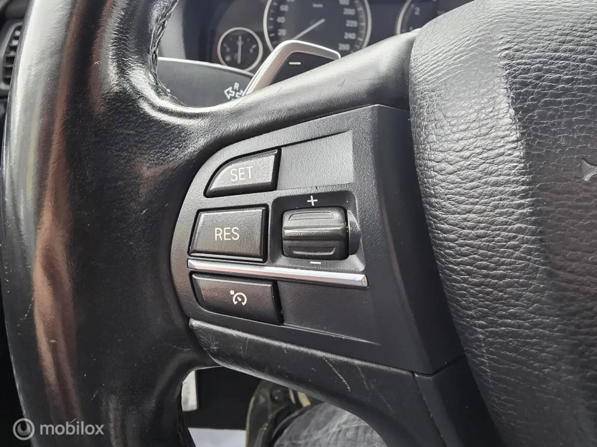 xDrive20i High Executive