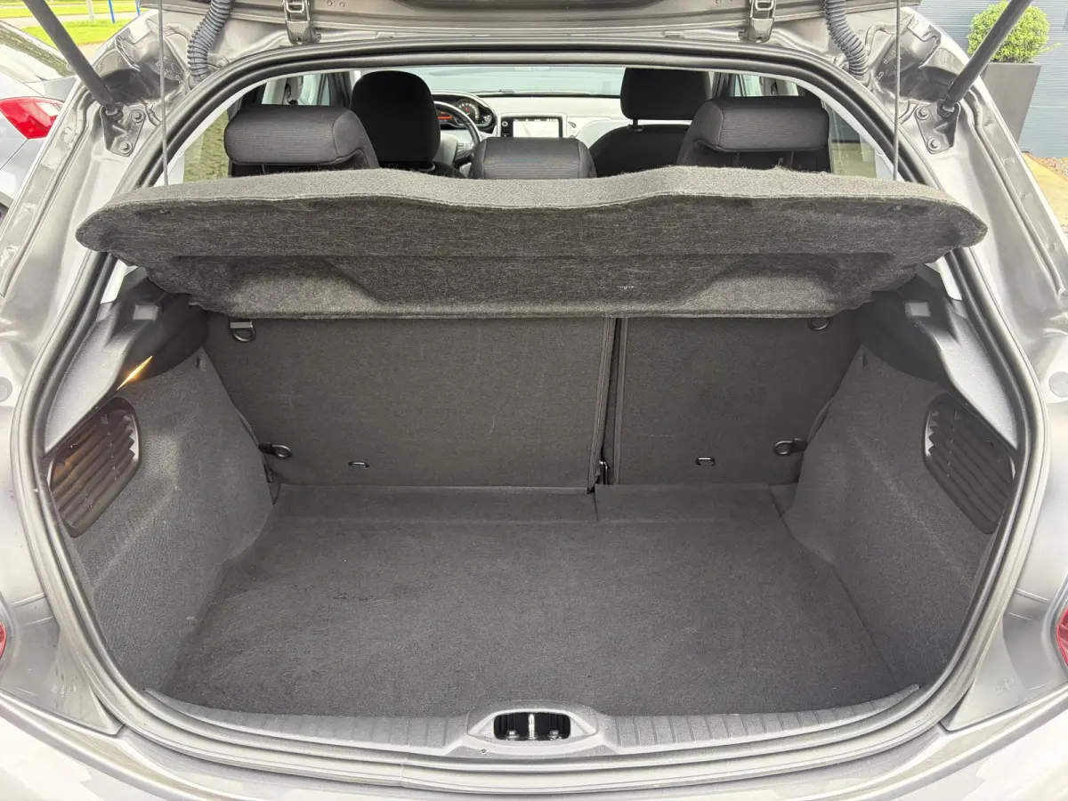 1.2 PureTech Allure ✓Pano✓Camera✓Carplay✓Navi✓110pk✓Clima✓Cruise✓Lm velgen✓Pdc✓Recent beurt gehad✓5 Deurs✓Weinig km✓N.A.P✓Apk tot 08-2027