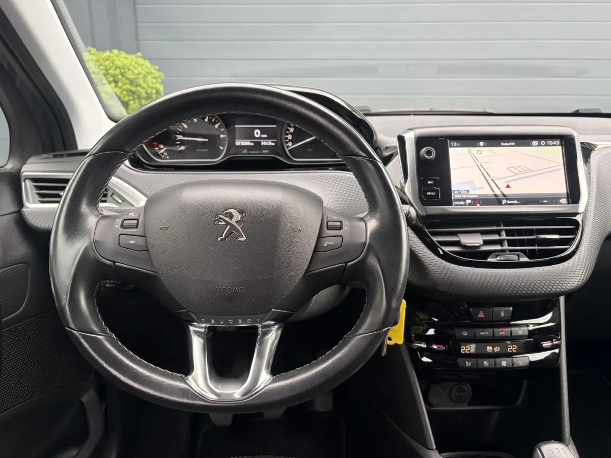 1.2 PureTech Allure ✓Pano✓Camera✓Carplay✓Navi✓110pk✓Clima✓Cruise✓Lm velgen✓Pdc✓Recent beurt gehad✓5 Deurs✓Weinig km✓N.A.P✓Apk tot 08-2027