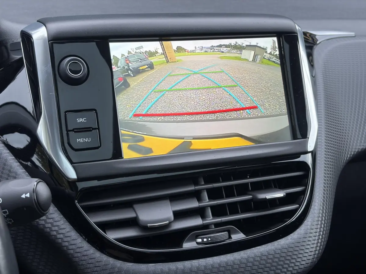 1.2 PureTech Allure ✓Pano✓Camera✓Carplay✓Navi✓110pk✓Clima✓Cruise✓Lm velgen✓Pdc✓Recent beurt gehad✓5 Deurs✓Weinig km✓N.A.P✓Apk tot 08-2027