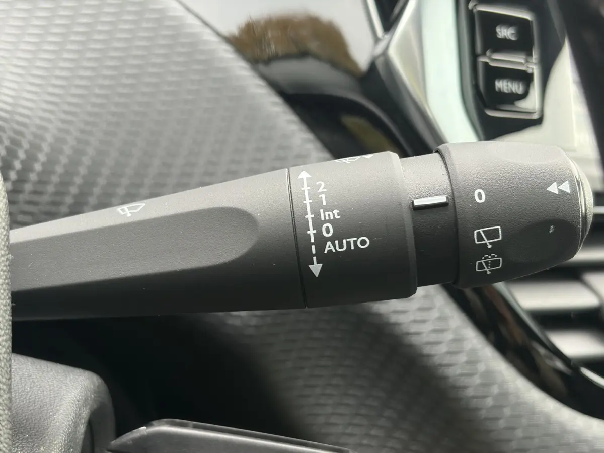 1.2 PureTech Allure ✓Pano✓Camera✓Carplay✓Navi✓110pk✓Clima✓Cruise✓Lm velgen✓Pdc✓Recent beurt gehad✓5 Deurs✓Weinig km✓N.A.P✓Apk tot 08-2027