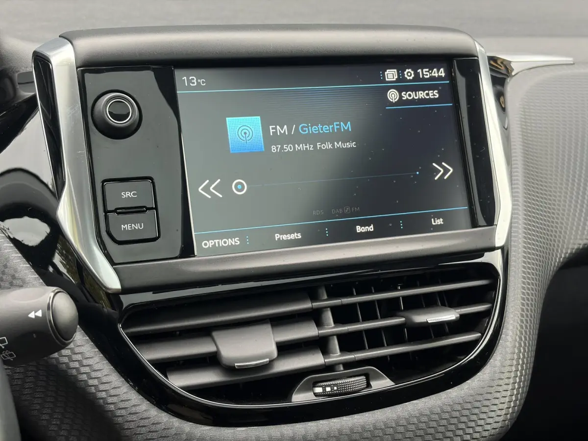 1.2 PureTech Allure ✓Pano✓Camera✓Carplay✓Navi✓110pk✓Clima✓Cruise✓Lm velgen✓Pdc✓Recent beurt gehad✓5 Deurs✓Weinig km✓N.A.P✓Apk tot 08-2027