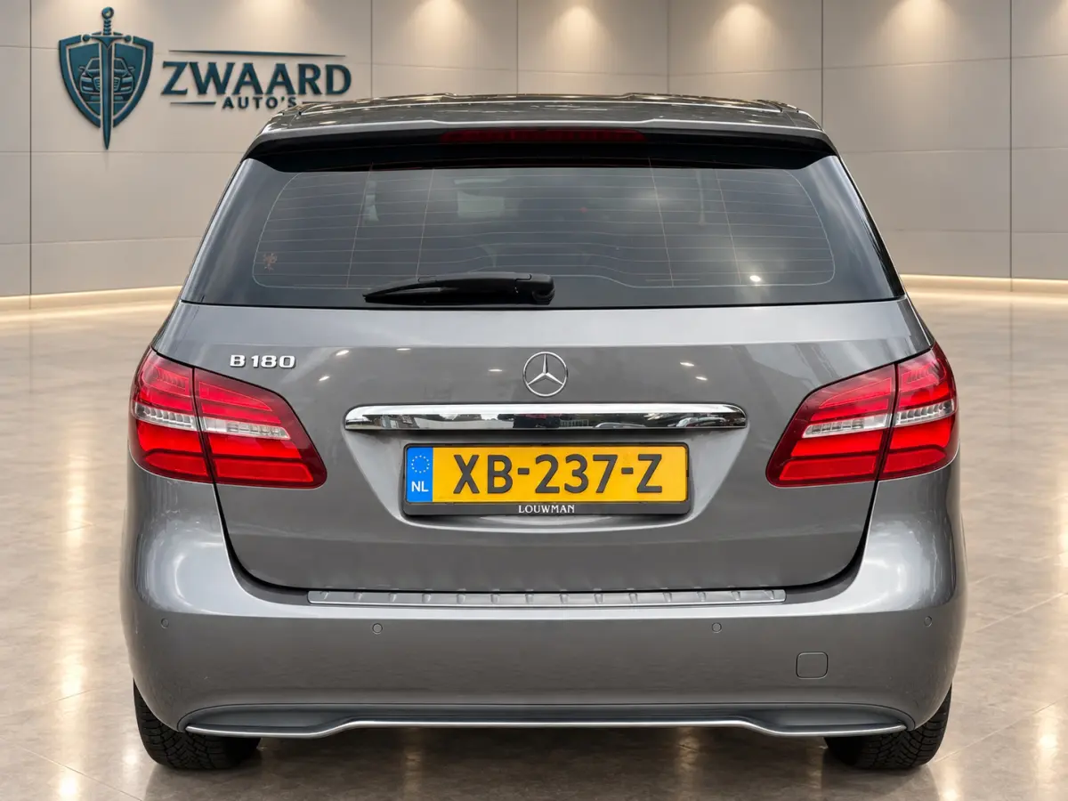 180 Ambition l Airco l LED l Navi l Volledig Dealer Onderhouden l