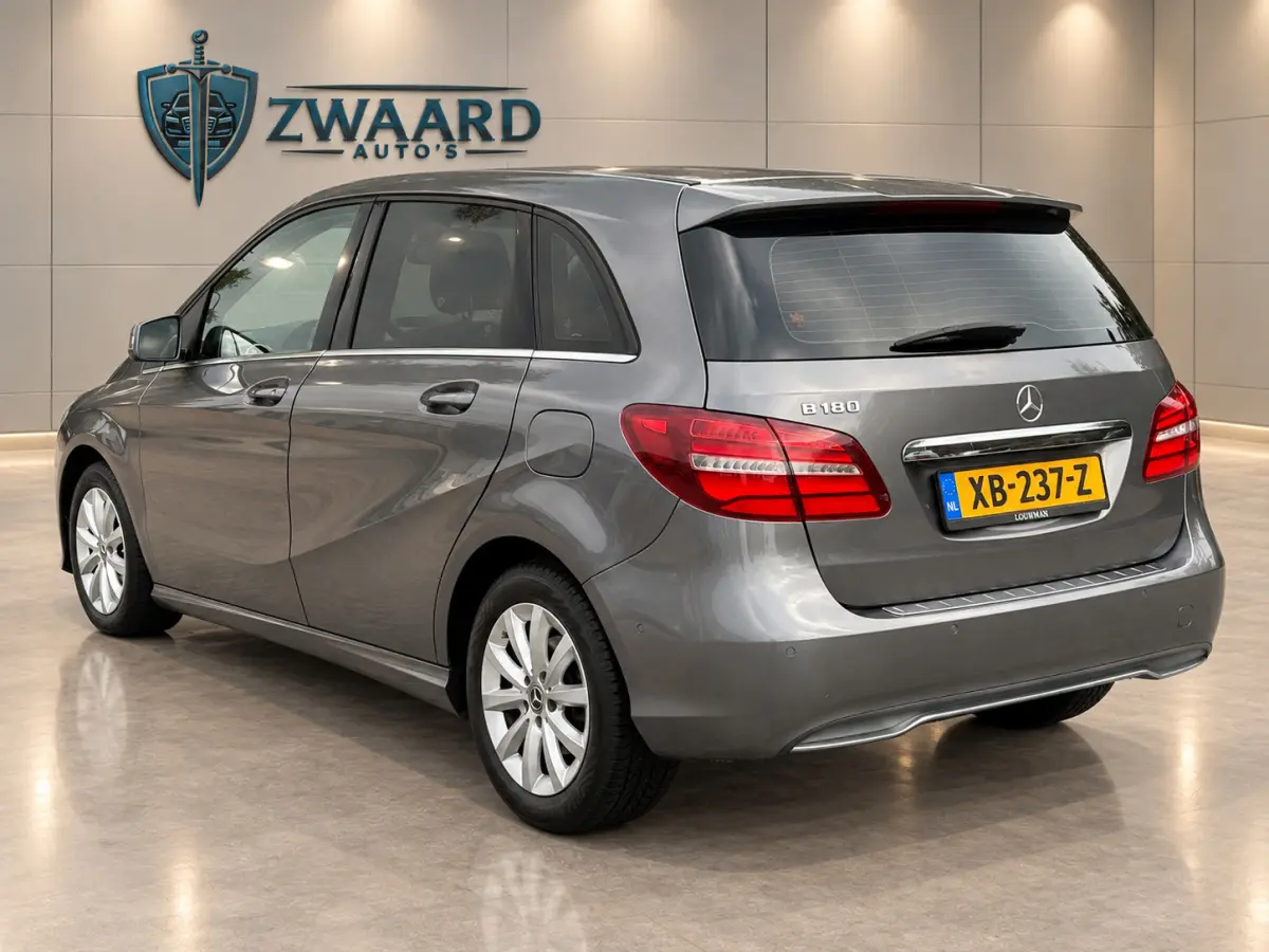 180 Ambition l Airco l LED l Navi l Volledig Dealer Onderhouden l